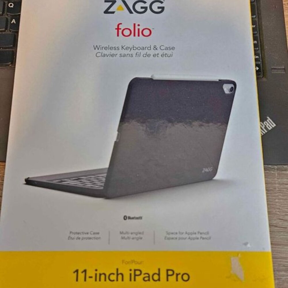 ZAGG Folio Ipad Pro 11inch case and keyboard